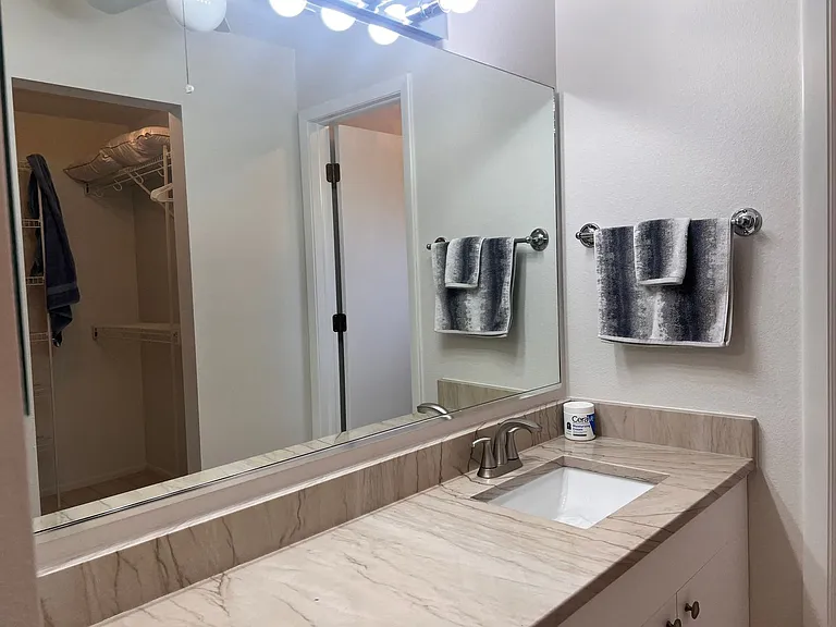 748 Avenida Estancia #B — Photo 20