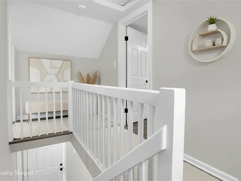 7 E Lewis Rd — Photo 8