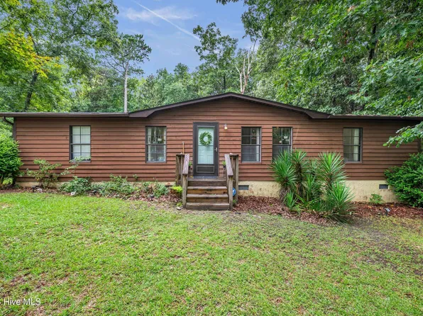 818 Wildwood Circle, Hampstead, NC 28443