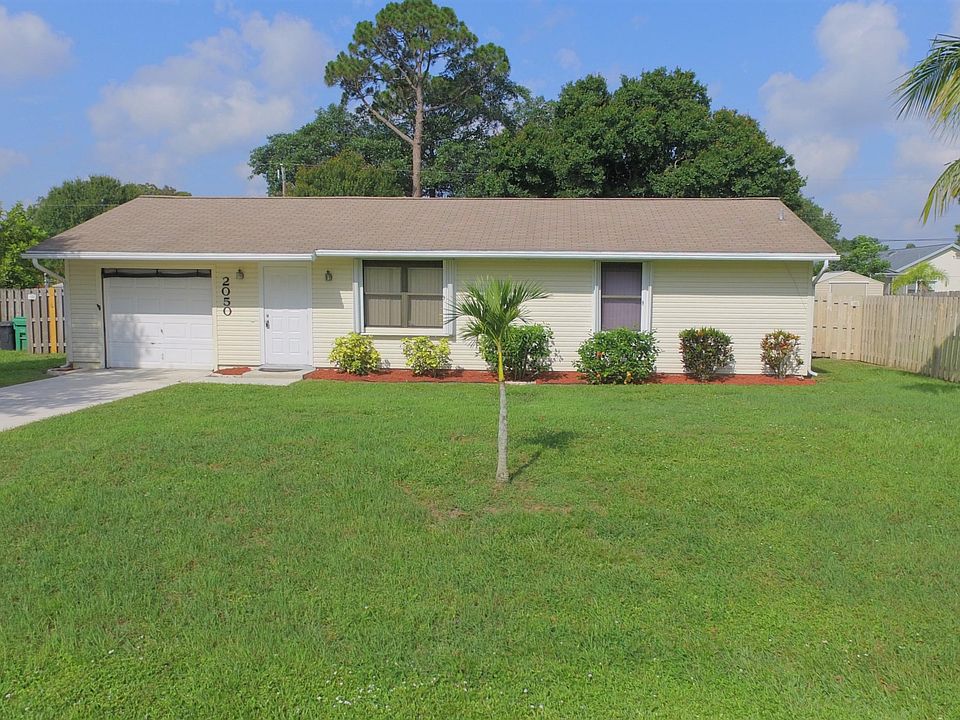1st image of 2050 SW Castinet Ln