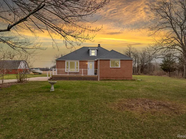 1439 S Sheridan Rd, Lennon, MI 48449