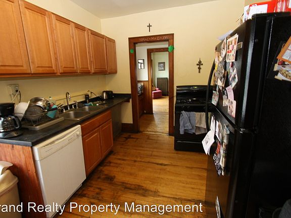 3rd image of 504 University Ave SE Unit 2