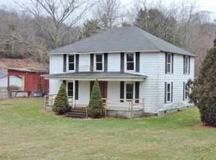 166 Old Helton School Rd, Lansing, NC 28643