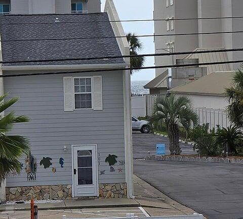 3rd image of 6304 Thomas Dr APT 7