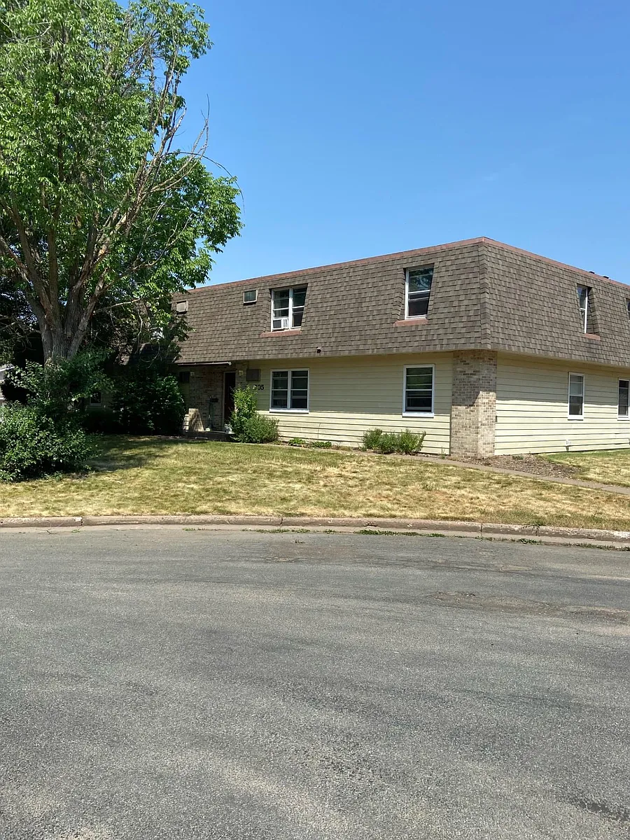 Building Photo - 305 Micheels Ln