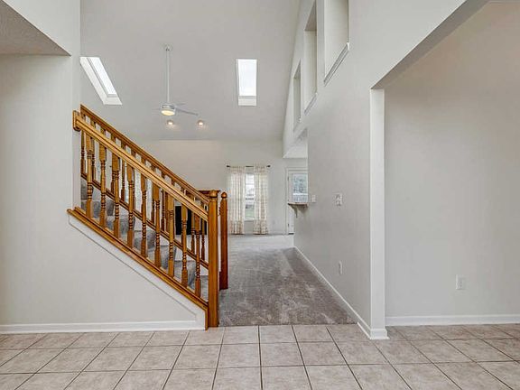 3rd image of 6548 Beaumont Sq