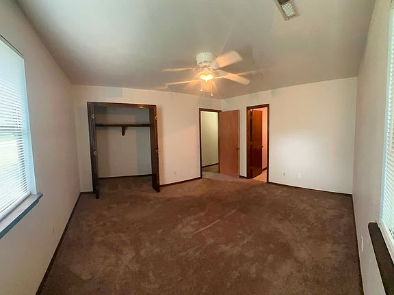 4th image of 504 W Benton St