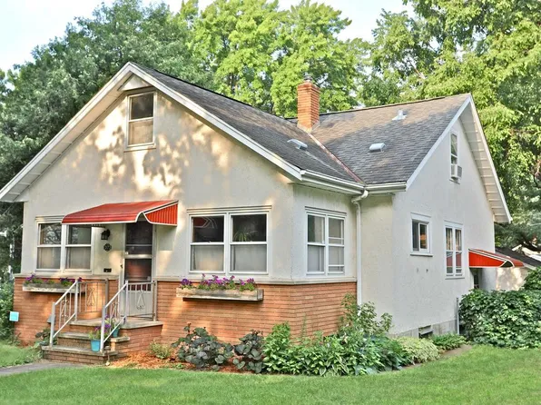 1373 Arona St, Saint Paul, MN 55108