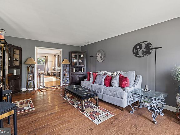 4th image of 311 New Castle Ln