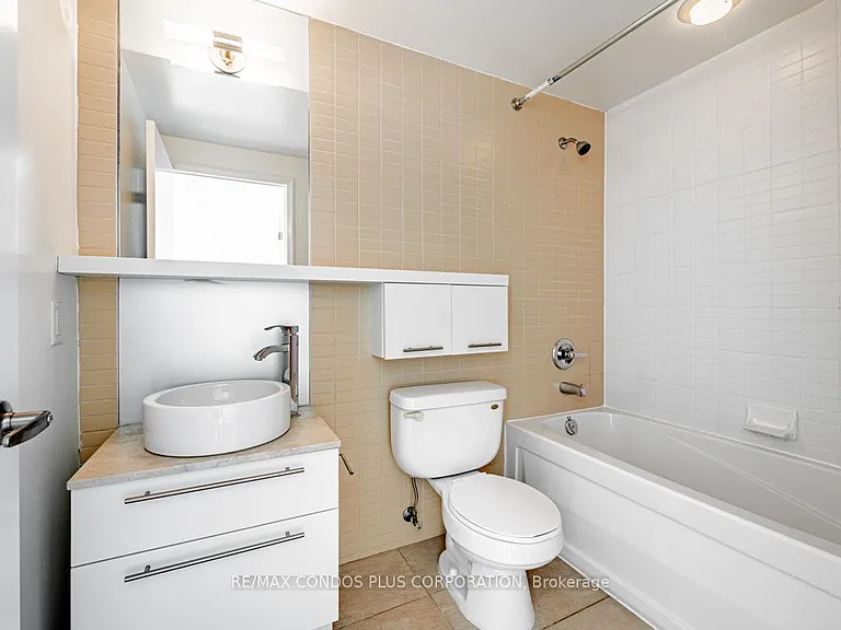21 Carlton St #3708 — Photo 14