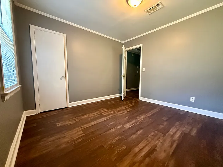3858 Sherwood Dr — Photo 7