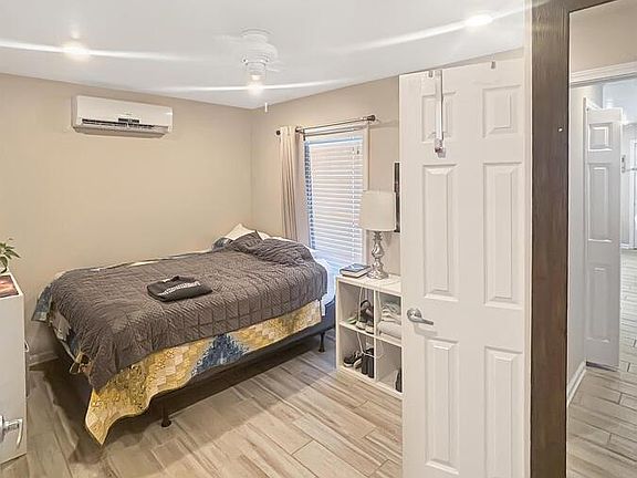 4th image of 907 15th Ave APT 7