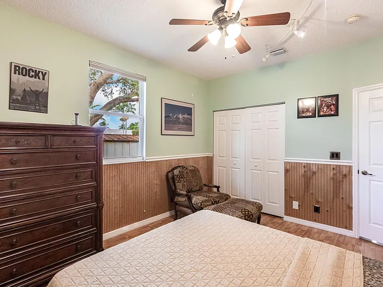 905 Carlee Cir — Photo 23