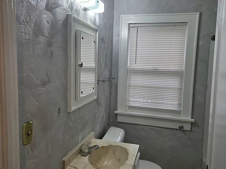 1809 N Gatewood Ave — Photo 8