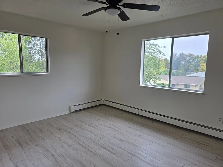 2210 S Dexter St — Photo 17