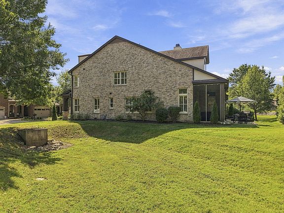 4th image of 118 Village Cir