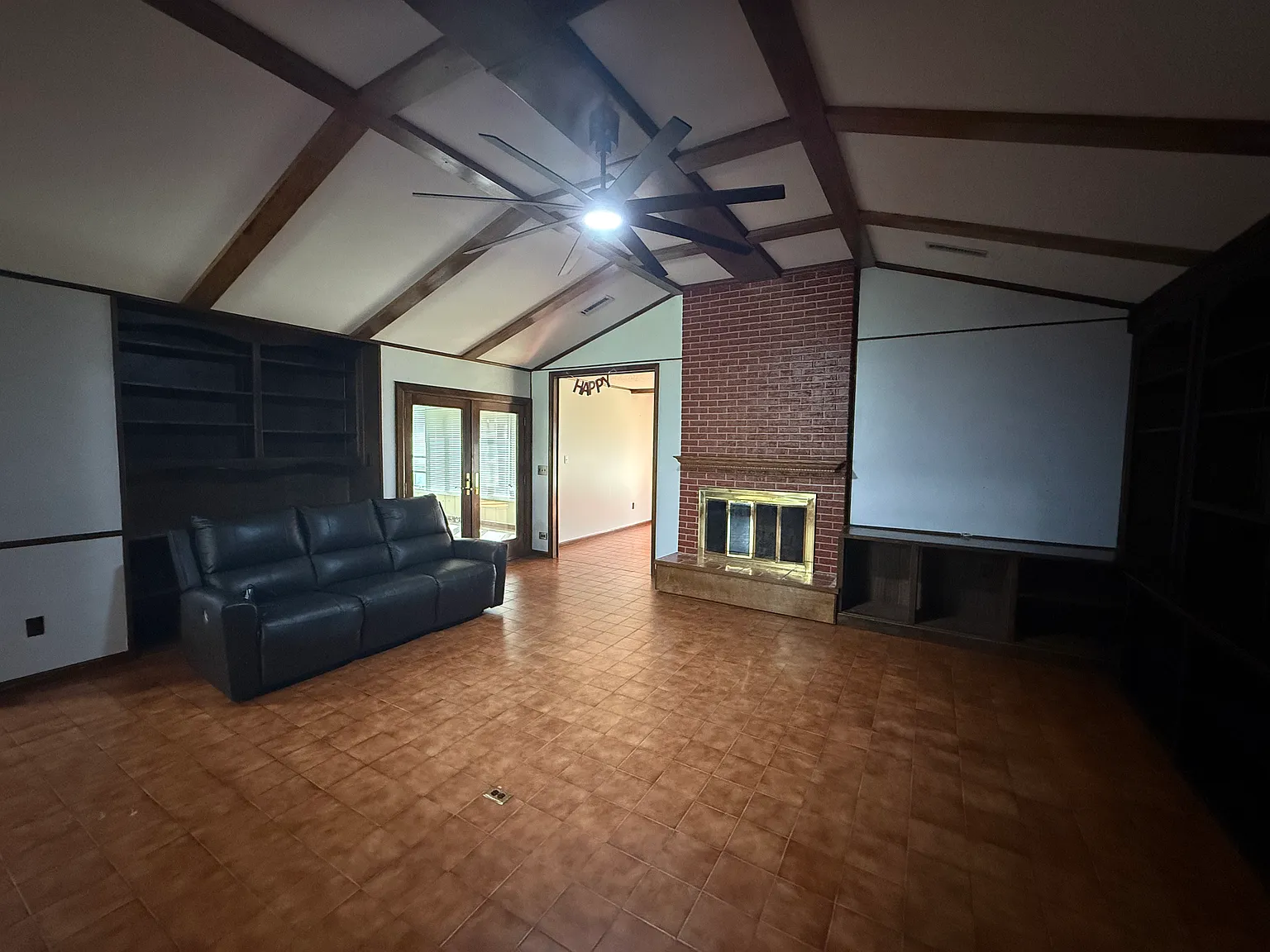 4 bed, 2064 sqft, $1,900 — Photo 3