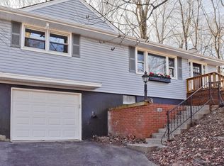 32 Winding Way, Andover, NJ 07821