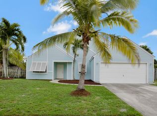 10 Cedar Cir, Boynton Beach, FL 33436
