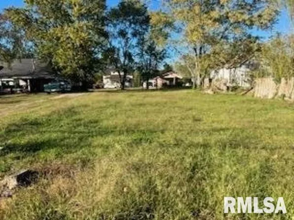 1204 E Saint Louis St, West Frankfort, IL 62896