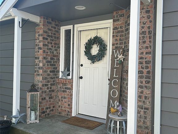 3rd image of 6850 Raspberry Drive #A