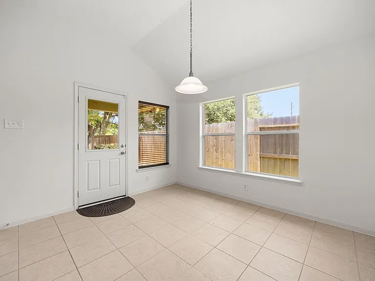 25030 Emporia Point Ct — Photo 15