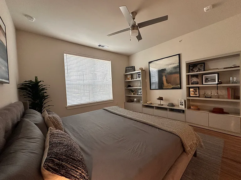 Brodie Ln — Photo 13