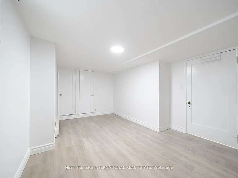 963 Avenue Rd #5 — Photo 10
