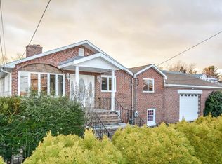 33 Golf Ave, Methuen, MA 01844