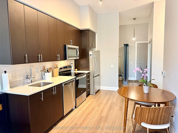 5th image of 3121 Sheppard Ave E #210