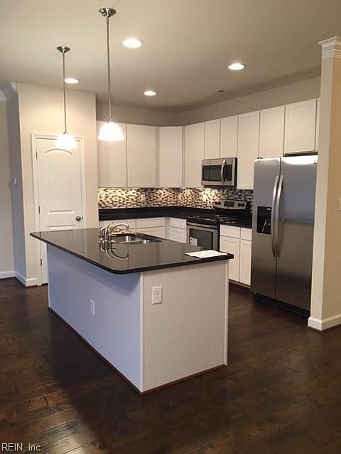 1st image of 1104 Chatham Ln #2