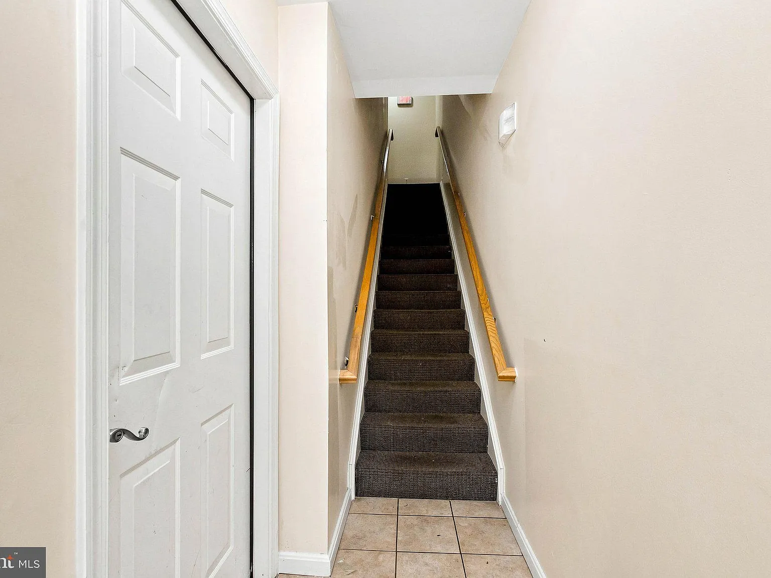 4 bed, 2.5 bath, 1968 sqft, $2,500 — Photo 4