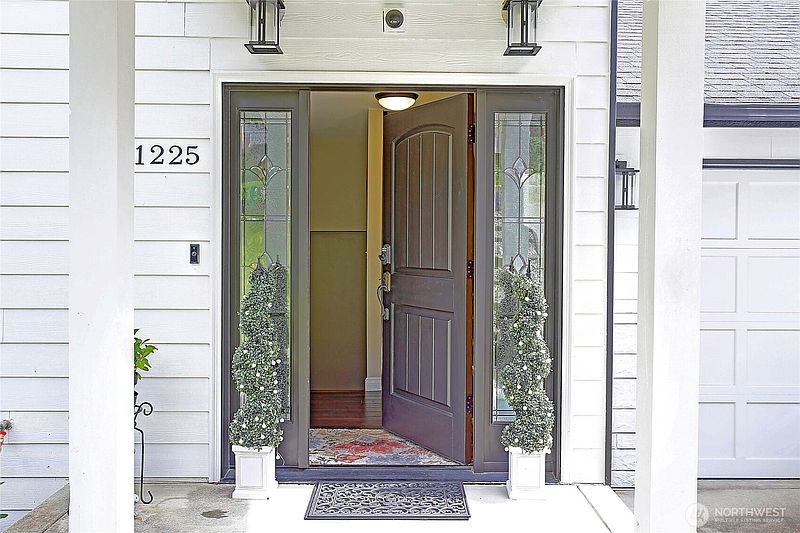 5th image of 1225 SE Camano Drive