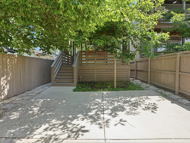 1911B 15th Ave N — Photo 39