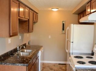 637 Cherry Glen Rd, Columbus, OH 43228