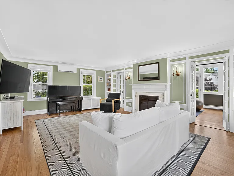44 Elizabeth St — Photo 7