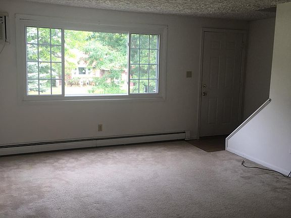 3rd image of 76 Seabrook Dr