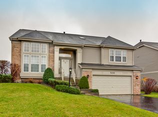 7231 Dada Dr, Gurnee, IL 60031