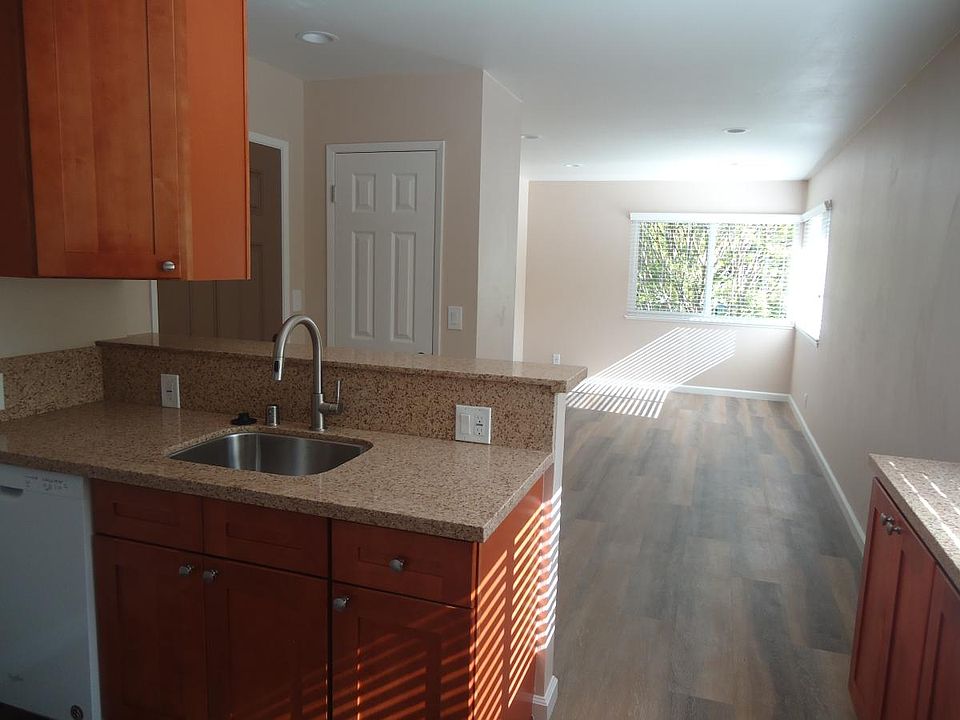 1st image of 99 Glen Eyrie Ave APT 5
