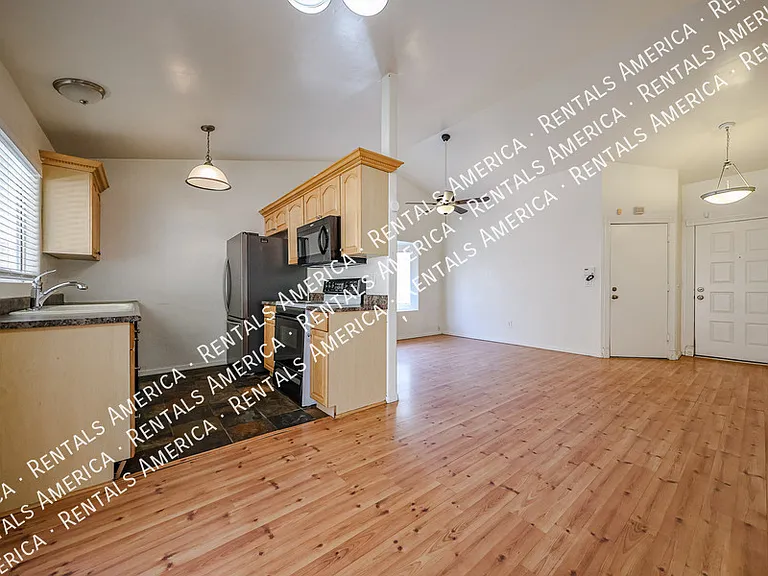 2834 E Isabella Ave — Photo 11