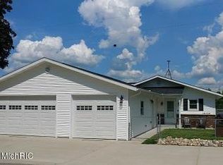 7377 Walters Rd, Delton, MI 49046