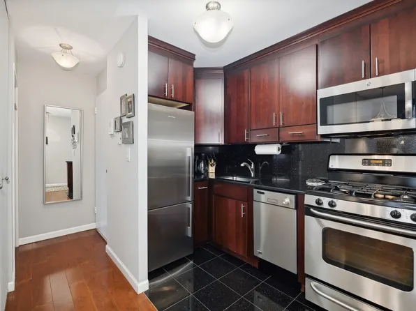 353 East 72nd Street image 7 of 10