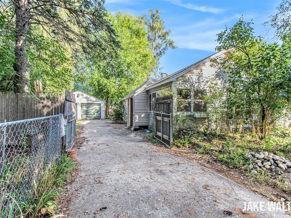 3230 Highgate Ave SW, Wyoming, MI 49509