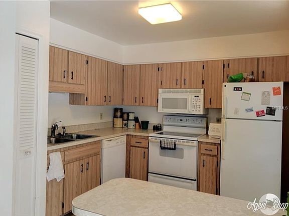 3rd image of 3049 Avon Ct