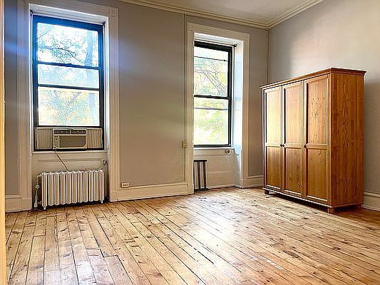 3rd image of 346 E 116th St #2