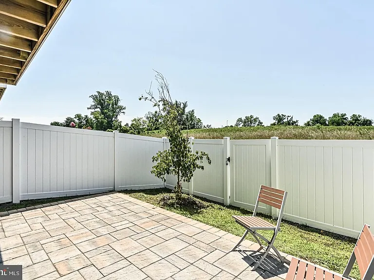 13821 Litespeed Way — Photo 43
