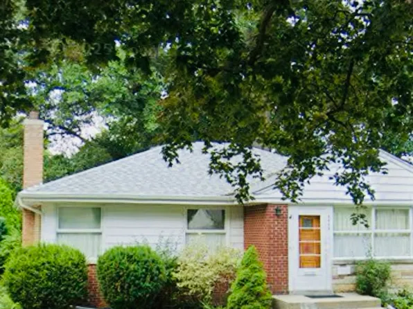 8850 McVicker Ave, Morton Grove, IL 60053