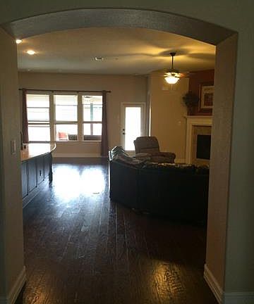 3rd image of 725 Peterhouse Dr