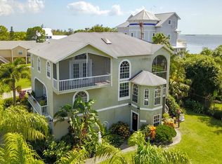 607 Tennessee Ave, Crystal Beach, FL 34681