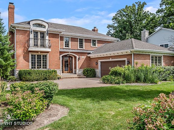 2nd image of 220 Wilmette Ave